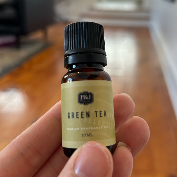 NEW Bundle of four 10 ml fragrance oils from P&J Trading - Picture 2 of 5